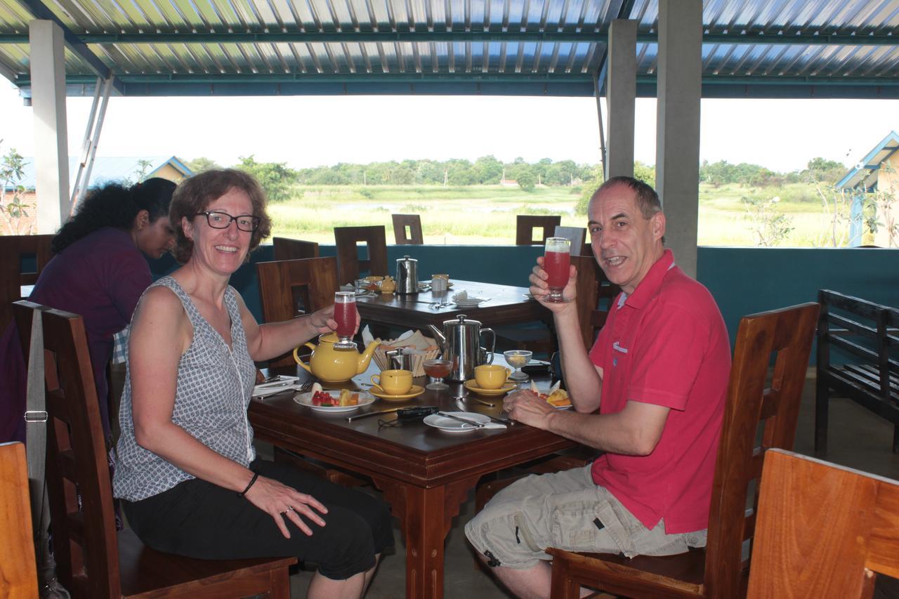 Rho Sigiriya Lake Edge Retreat Kibissa Kültér fotó