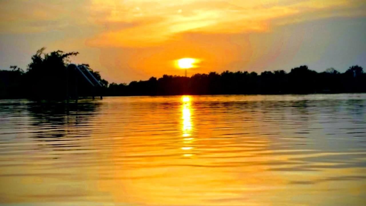 Rho Sigiriya Lake Edge Retreat Kibissa Kültér fotó